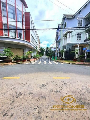 Hình ảnh Bán nhà 1 trệt 3 lầu đường N10 khu dân cư D2D, P.Thống Nhất, Biên Hòa