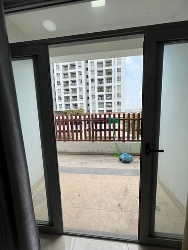 Hình ảnh Chính chủ Cho thuê Luxgarden, có SÂN VƯỜN RIÊNG 8.5tr