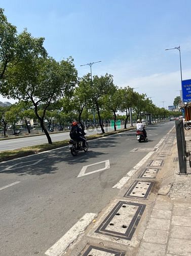 Hình ảnh Bán nhà phố Trần Hưng Đạo P1Q5