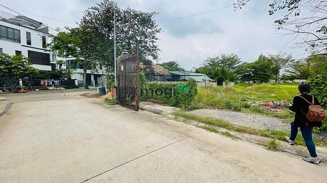 Hình ảnh BÁN 1100M2 ĐẤT - Lã Xuân Oai - Lò Lu - Trường Thạnh, QUẬN 9