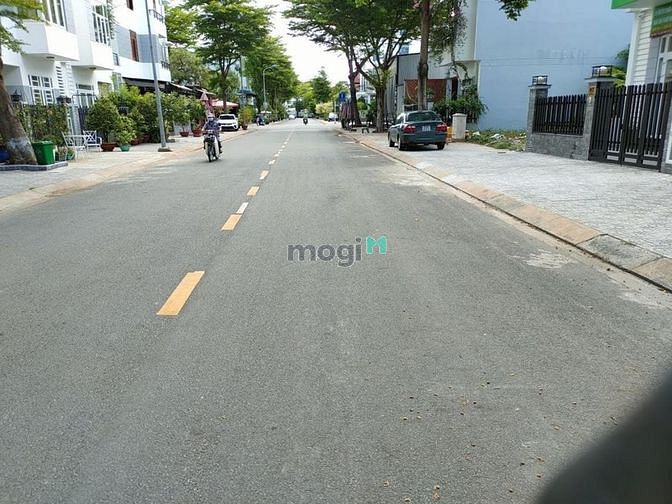 Hình ảnh Bán gấp nền đất 56m2 gần chợ Bà Hom, sổ riêng, nhận ngay nền xây dựng