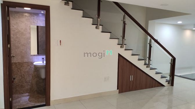Hình ảnh Cho Thuê Nhà MT đường Tạ Quang Bửu P.6 Q.8, Dãy Nhà Phố Pegasuite
