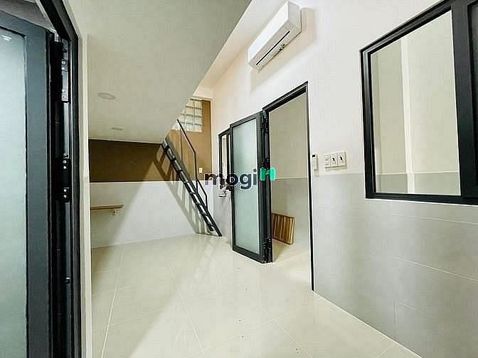 Hình ảnh Cho thuê CHDV giá rẻ có gác ngay sân bay 30m2