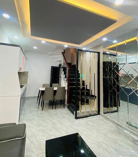 Hình ảnh Hạ giá bán căn 48m2 Hoàng Diệu,Q4 - SHR