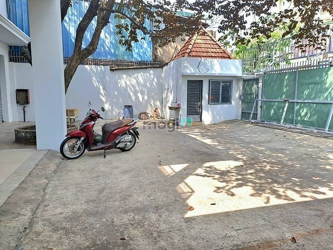 Hình ảnh Cho Thuê Xưởng Container 2000m Bà Điểm Hóc Môn