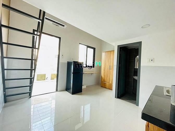 Hình ảnh Cho thuê CHDV giá rẻ có gác ngay sân bay 30m2