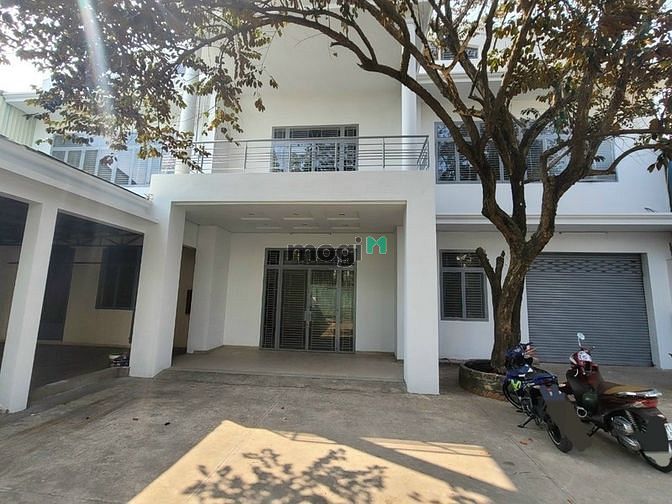 Hình ảnh Cho Thuê Xưởng Container 2000m Bà Điểm Hóc Môn