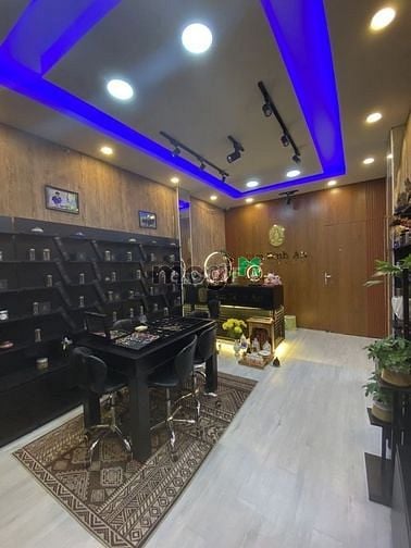 Hình ảnh Mặt bằng KD full nội thất setup sẵn, phù hợp cho showroom Tôn Đản Q4