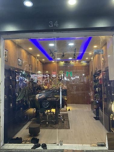 Hình ảnh Mặt bằng KD full nội thất setup sẵn, phù hợp cho showroom Tôn Đản Q4