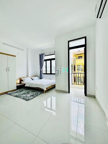 Hình ảnh Studio cửa sổ bancol ngay cầu hoàng hoa thám