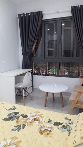 Hình ảnh Studio cửa sổ bancol ngay cầu hoàng hoa thám