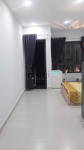 Hình ảnh Studio cửa sổ bancol ngay cầu hoàng hoa thám