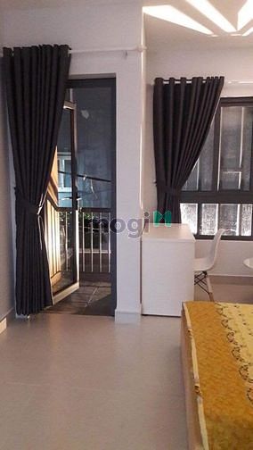 Hình ảnh Studio cửa sổ bancol ngay cầu hoàng hoa thám