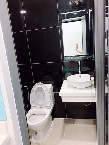 Hình ảnh Studio cửa sổ bancol ngay cầu hoàng hoa thám