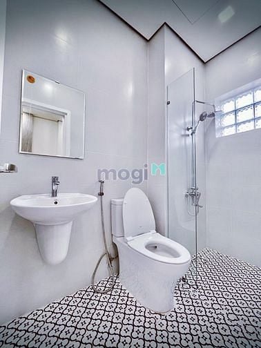 Hình ảnh Cho thuê phòng Ban Công to thoáng Full Nội thất tại Phan Đăng Lưu
