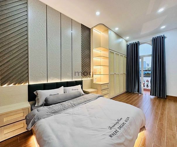 Hình ảnh Cho thuê nhà MT Võ Văn Tần, Q3, có thang máy, nội thất cao cấp