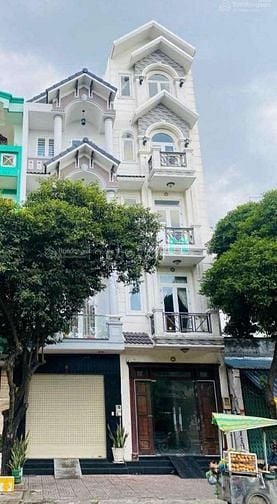 Hình ảnh Nhà NC đường Calmette, Quận 1, Tk 7 lầu, có TM