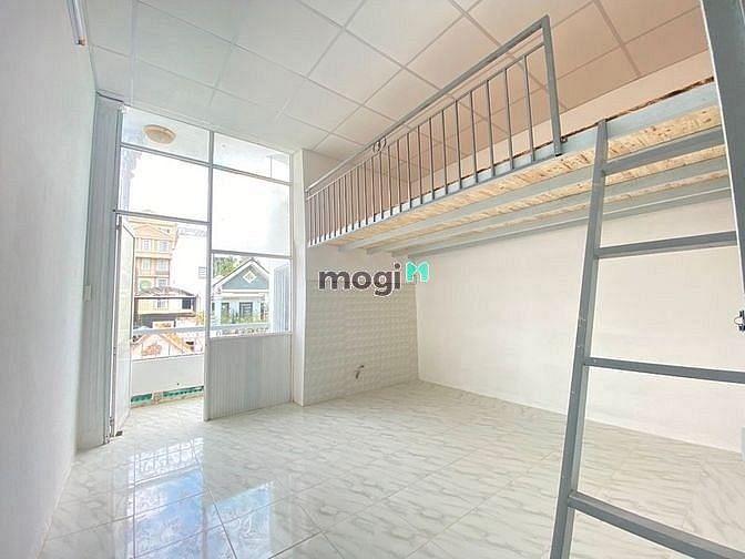 Hình ảnh Cho thuê căn CHDV có gác Ban công lớn-Tân Bình 35m2