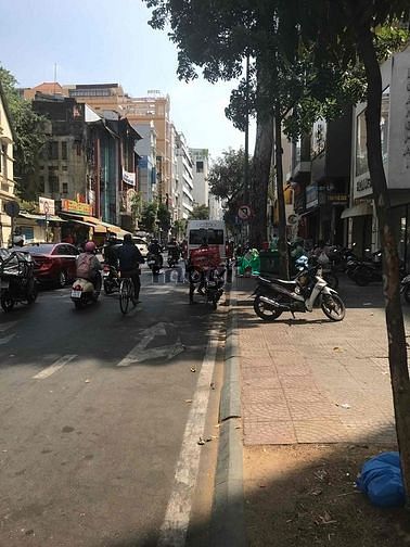 Hình ảnh Thuê Mặt Bằng ĐẸP đường Lý Tự Trọng - Quận 1