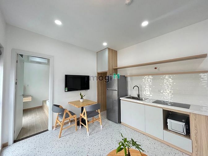 Hình ảnh CHDV Cao Cấp Full nội thất có Ban công siêu lớn