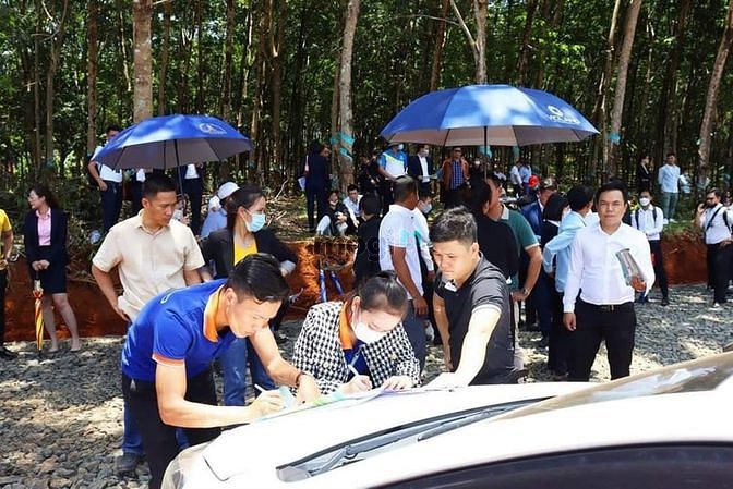 Hình ảnh Đất ven TP. Đồng Xoài , dân cư hiện hữu, giá chỉ 280t, có sẵn 100m2 TC
