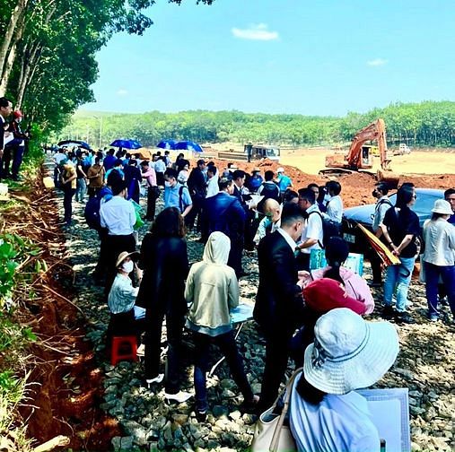 Hình ảnh Đất ven TP. Đồng Xoài , dân cư hiện hữu, giá chỉ 280t, có sẵn 100m2 TC