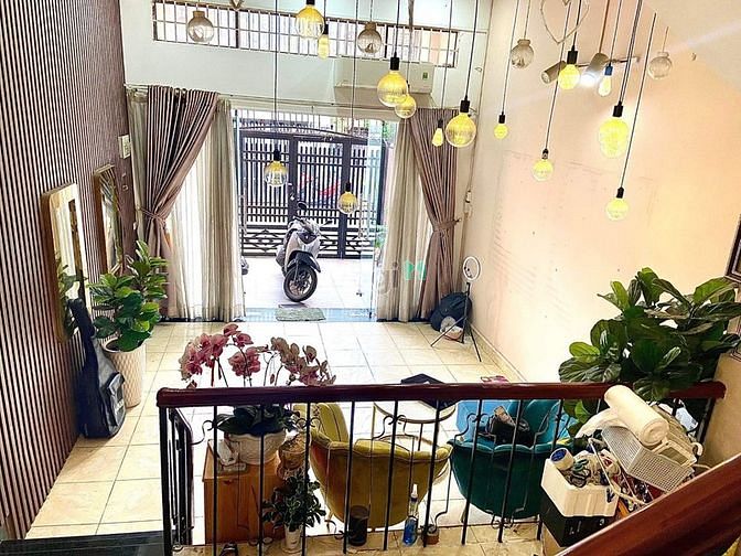 Hình ảnh Phòng có Bancol và Cửa Sổ Lớn (Đối điện BX Miền Đông)