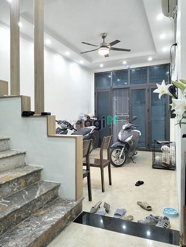Hình ảnh Bán nhà giá rẻ đường láng Đống Đa 45m LÔ GÓC KINH DOANH chỉ 4.4 TỶ