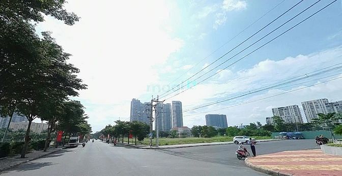 Hình ảnh Sang ngay 20 lô Đa dt từ 3 tỷ đường Tân Trào,Quận 7,gần Vinamilk Tower
