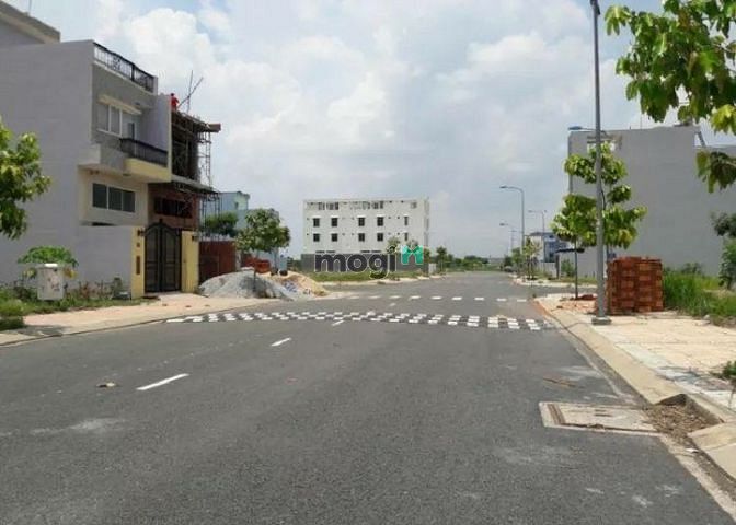 Hình ảnh Cần sang nhanh 2ty2 lô đất 80m2 duy nhất, tại Nguyễn Thị Định,Quận 2