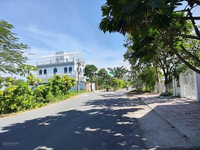 Hình ảnh Bán gấp 100m2 thổ cư khu TĐC Long Phú (khu dân cư Tân Kim) giá 2.2 tỷ