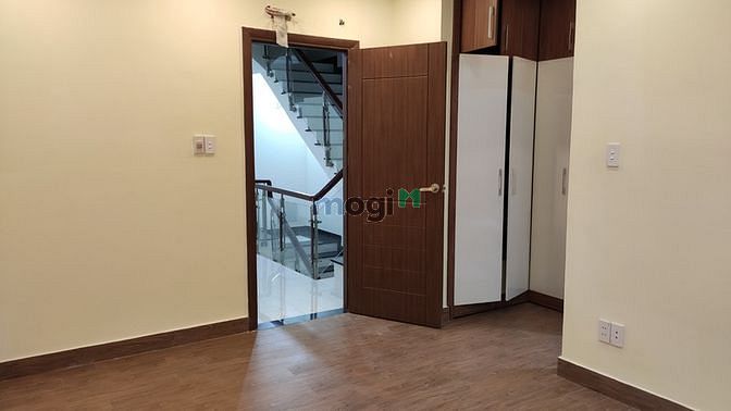 Hình ảnh Cho Thuê Nhà Mặt Tiền đường Tạ Quang Bửu (5x16.5) Q.8 Vỉa Hè Lớn KD