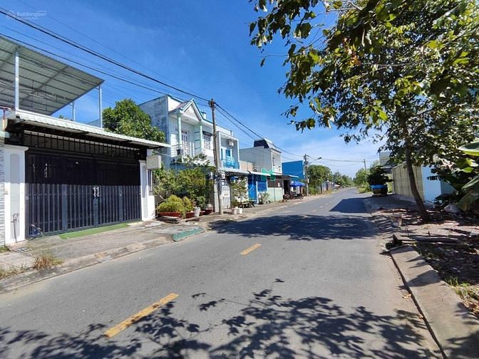 Hình ảnh Bán gấp 100m2 thổ cư khu TĐC Long Phú (khu dân cư Tân Kim) giá 2.2 tỷ