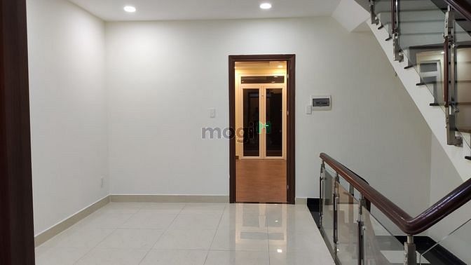 Hình ảnh Cho Thuê Nhà Mặt Tiền đường Tạ Quang Bửu (5x16.5) Q.8 Vỉa Hè Lớn KD