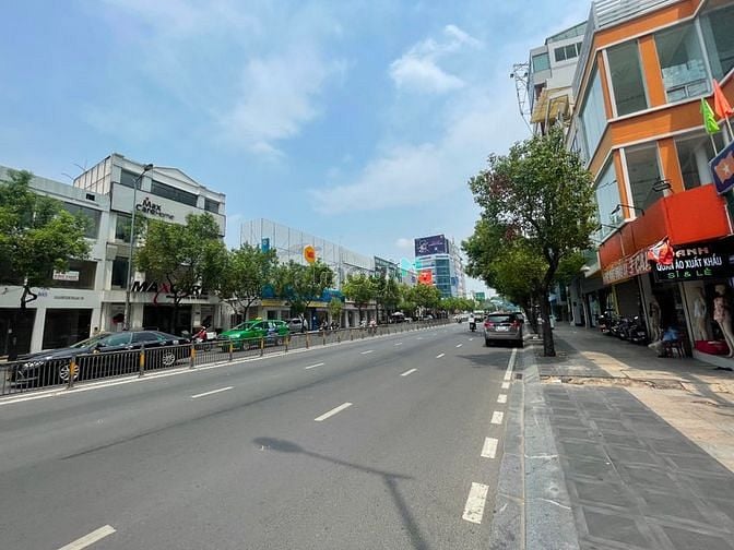 Hình ảnh Mặt tiền nguyễn văn trỗi cần cho thuê
