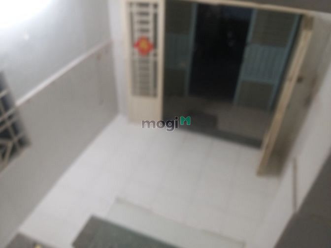 Hình ảnh Nhà đẹp 590/32/12 Đoàn Văn Bơ, 2 PN, 2wc, cầu thang đúc, bancony