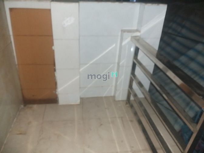 Hình ảnh Nhà đẹp 590/32/12 Đoàn Văn Bơ, 2 PN, 2wc, cầu thang đúc, bancony