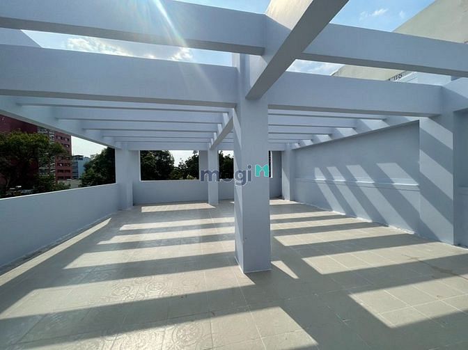 Hình ảnh Mặt Tiền Ngô Quyền 8 Tầng Thang Máy cần cho thuê