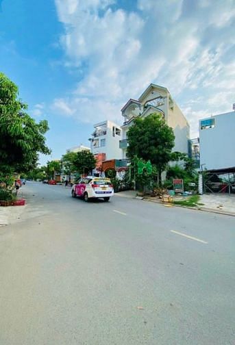Hình ảnh Mở Bán  đất Mặt Tiền Đường Nguyễn Hoàng , P. An Phú (Q2) 120m2/2ty