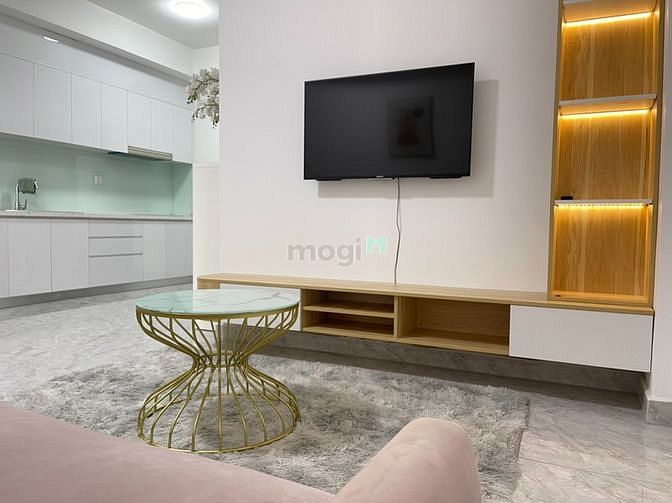 Hình ảnh Nhà mới, nội thất đơn giản, sang trọng