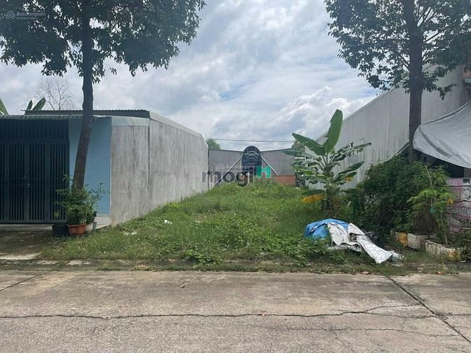 Hình ảnh Đất sát Sài Gòn chỉ 620 triệu, diện tích 6x20 full thổ cư