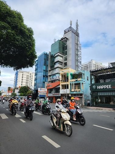 Hình ảnh Building đường Hoàng Văn Thụ, P4, Tân Bình. DT: 11m x 28m, DTS: 1300m2