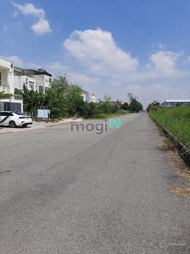 Hình ảnh Mở bán đất đường Trương Gia Mô 100m2, Quận 2 sổ đỏ cá nhân giá 2tỷ5