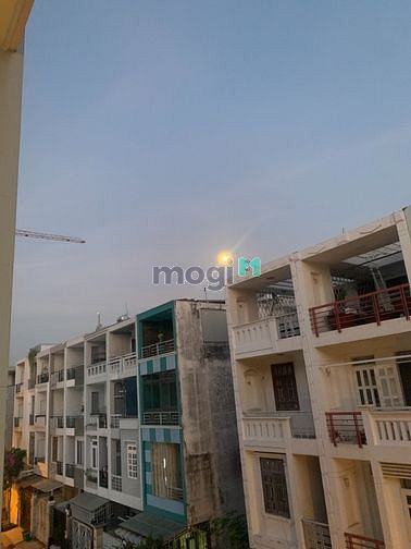 Hình ảnh Studio Trần Não. Nội khu biệt thự an ninh.