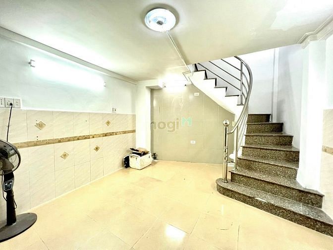 Hình ảnh Nhà nguyên căn 1 trệt 2 lầu 2pn 2wc full nội thất