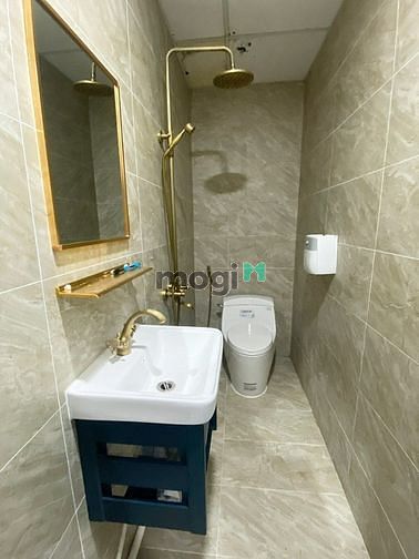 Hình ảnh Cho thuê CHDV cửa sổ thoáng mát ngay trung tâm Quận 1