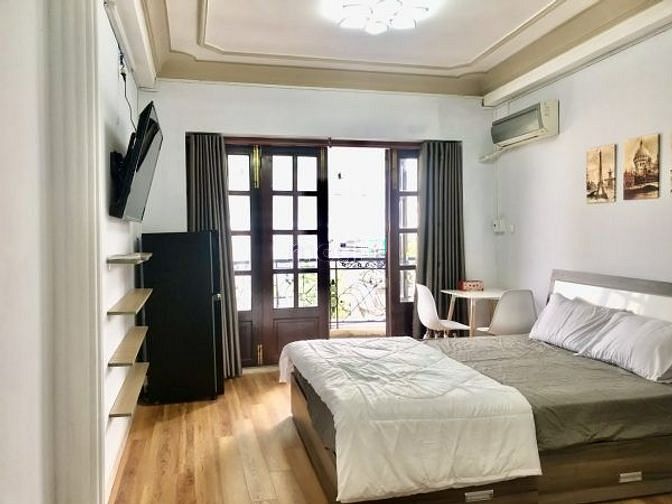 Hình ảnh Cho thuê CHDV bancol lớn ngay vòng xoay Điện Biên Phủ Q1