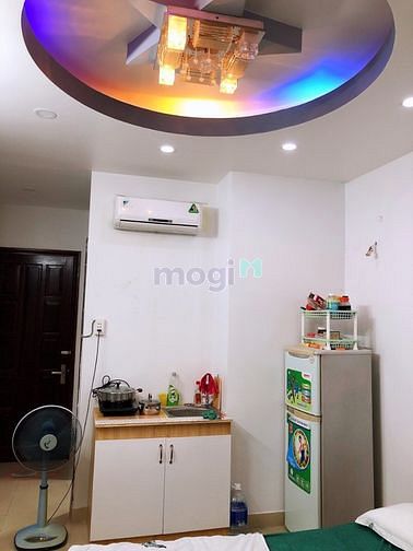 Hình ảnh Cho Thuê Căn Hộ Cửa Sổ Ban Công gần Phan Xích Long giáp ranh Quận 1