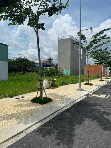 Hình ảnh Mở Bán đất mềm, 80m2, giá 2tỷ5, Đ. Đỗ Xuân Hợp, Q9. LH: Thủy