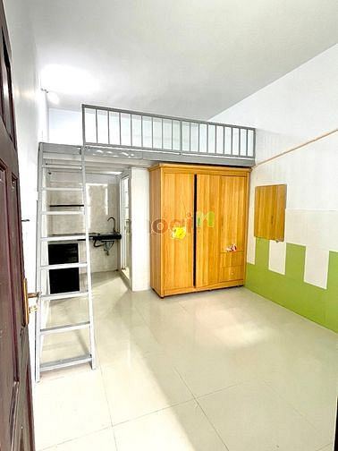 Hình ảnh Phòng có gác cửa sổ trời-máy lạnh ngay Bạch Đằng (gần cv Gia Định)